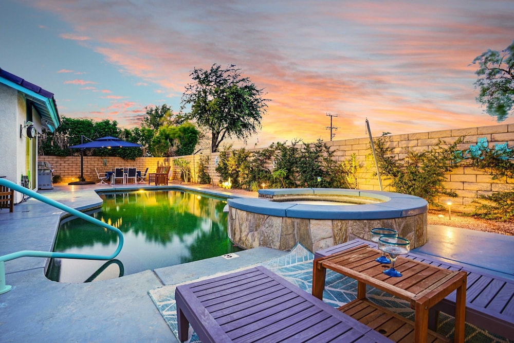 Palm Springs Escape Pool Spa Mountain Vibes