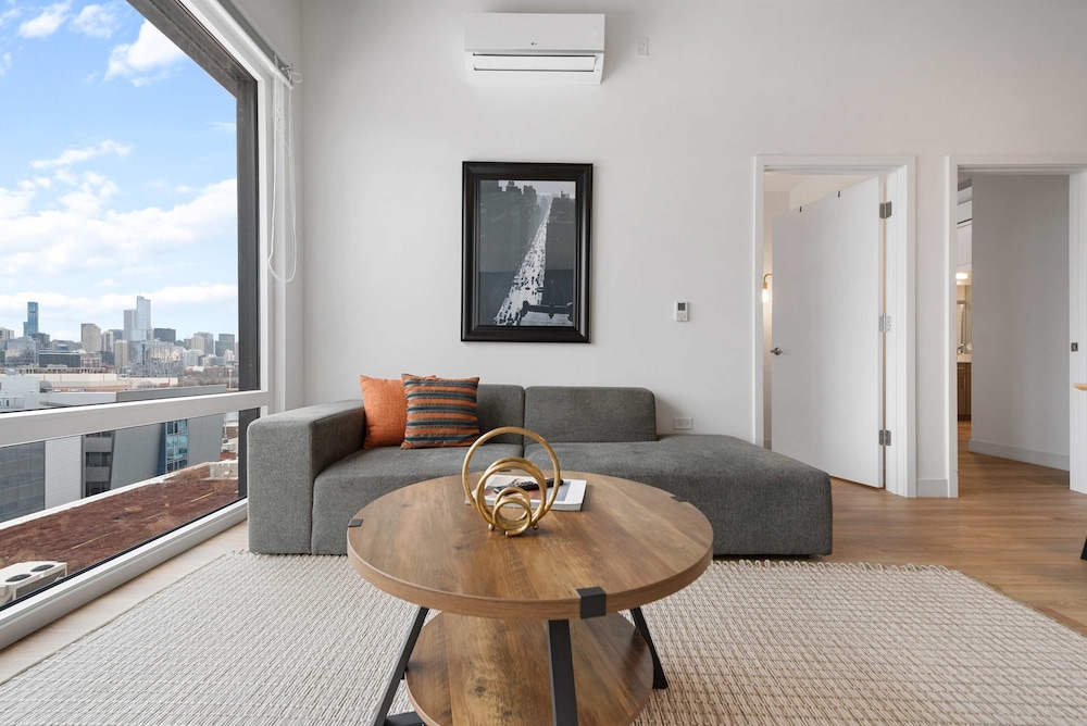 The Nova 4BR Family Friendly Near Lincoln Park