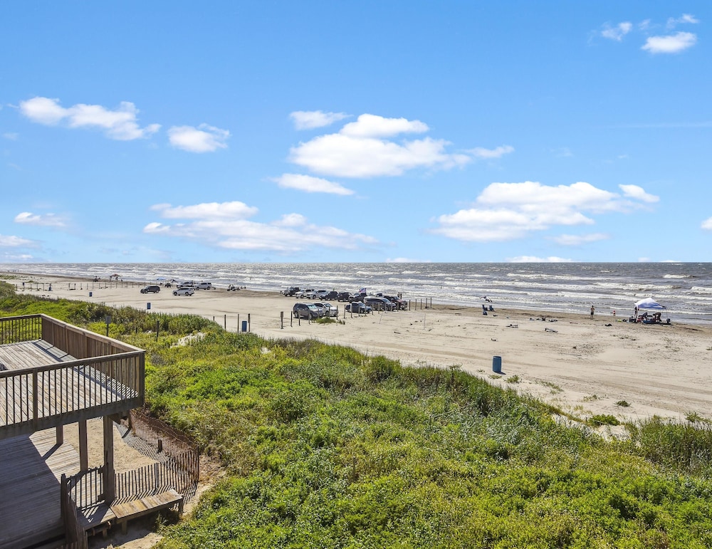 Camille's Coastal Escape view 5