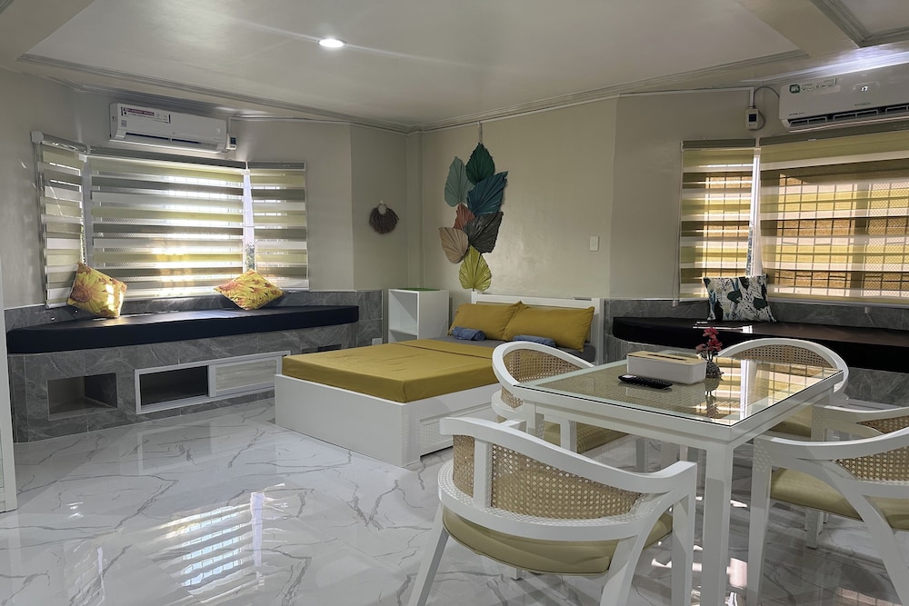 Michael's Homestay - Farm Villa near Patar Beach & Bolinao Falls