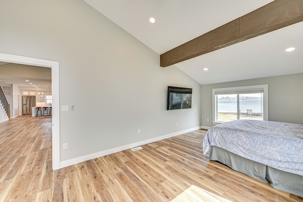 Views, Swimming & Family Fun: Chapman Lake Retreat