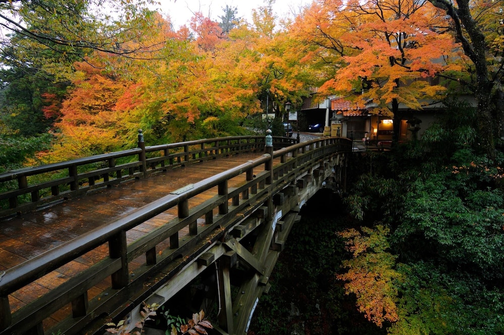 Yamanaka Onsen Shirasagiyu Tawaraya