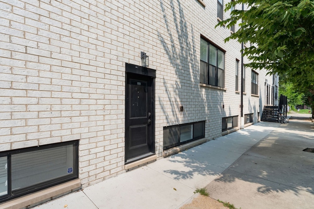 2 Bed 3 Bath Chicago Condo
