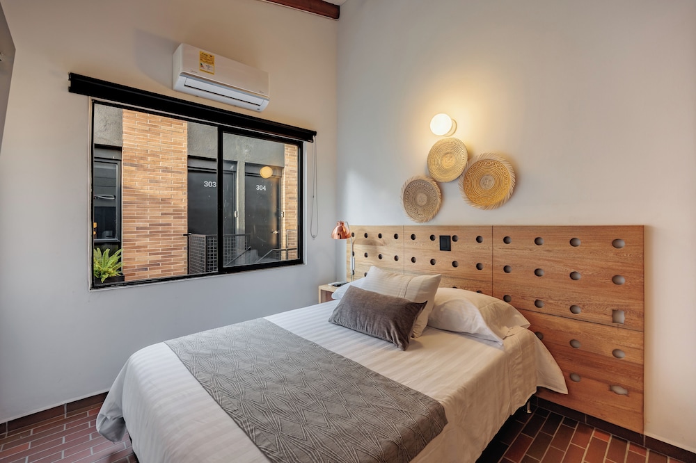 The Somos Flats Laureles