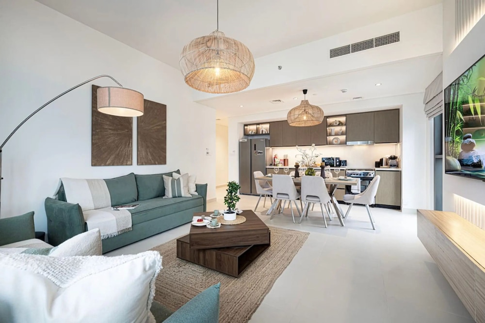 Burj Crown Lux Apartment by Dubai Mall