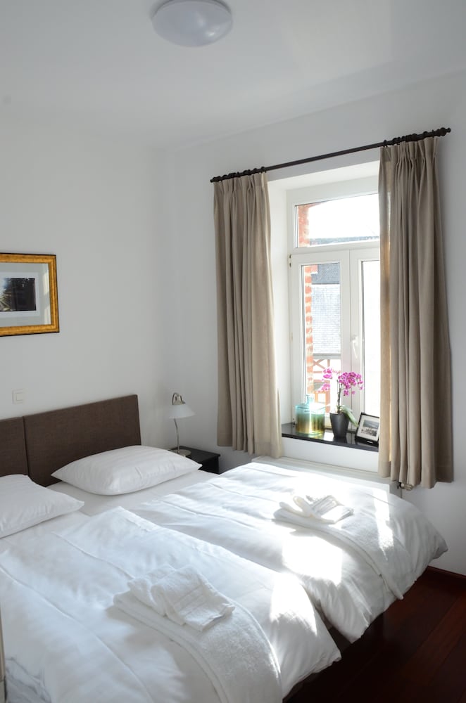 Le Baron Apartments