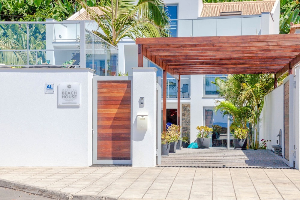 Madeira Beach House by Atlantic Holiday