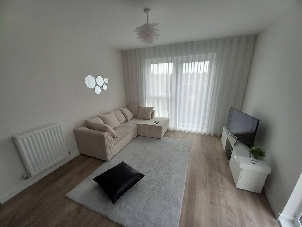 Room-charming Loughton Apartment With Ba