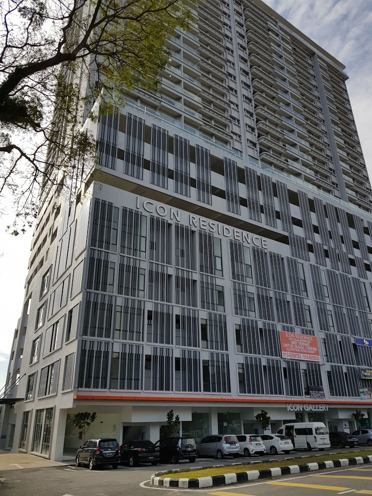 Executive Seaview at Icon Residence photo 1