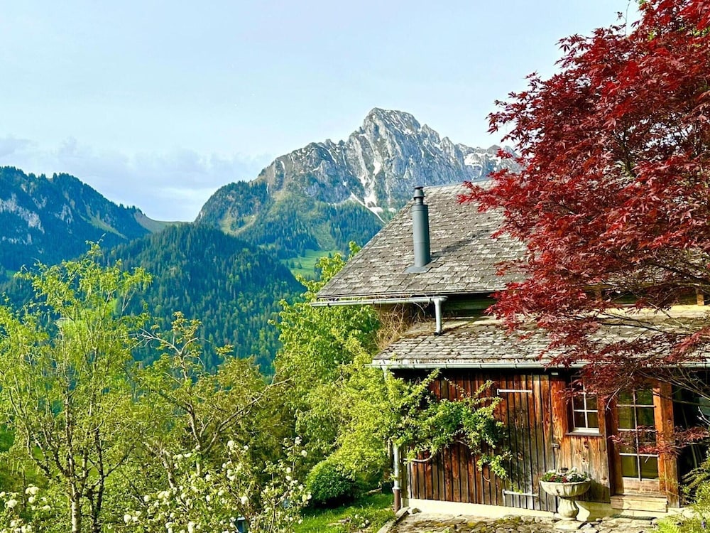 Chalet in Rougemont Near Ski Slopes
