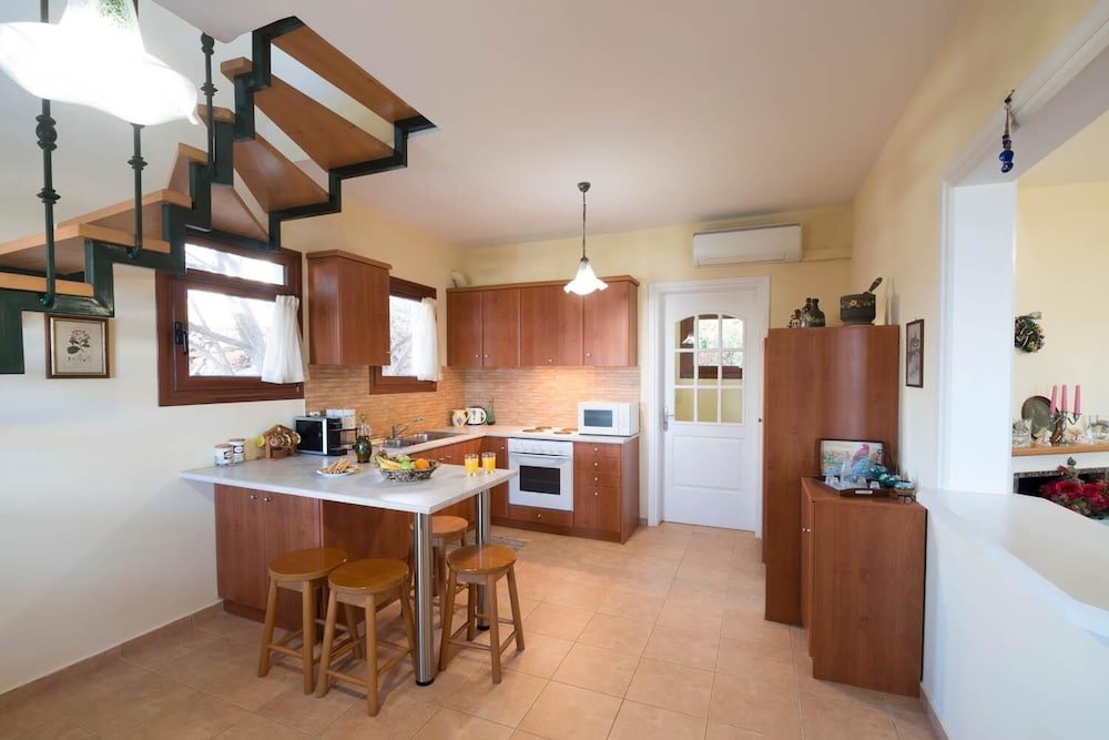 Ariadne Villa in Plaka