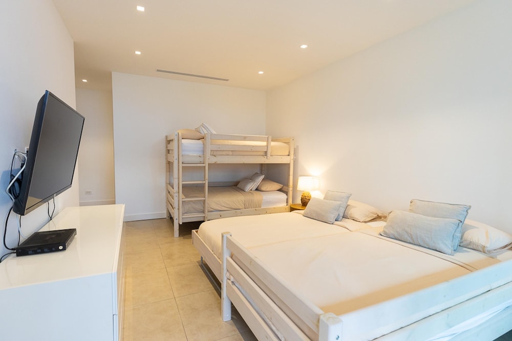 The Surf-point Condo by Acomodo Riomar
