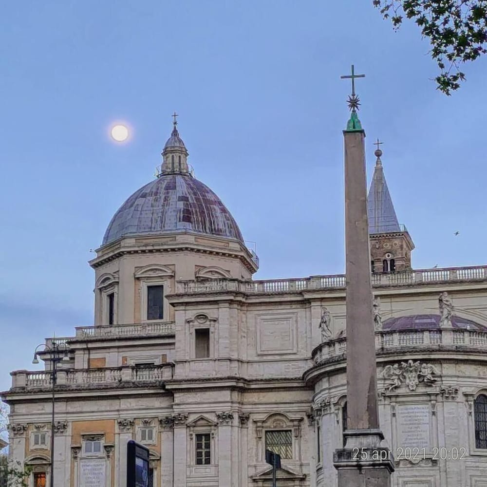 2-bed House in Rome Near Coliseum