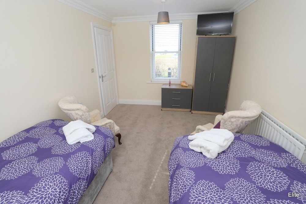 Beautiful 2-bed Sea Front House in Seaham