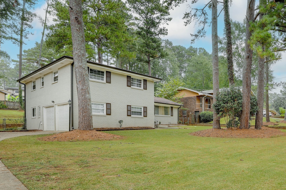 Quiet Decatur Home w/ Patio 13 Mi to Dtwn Atlanta! view 4