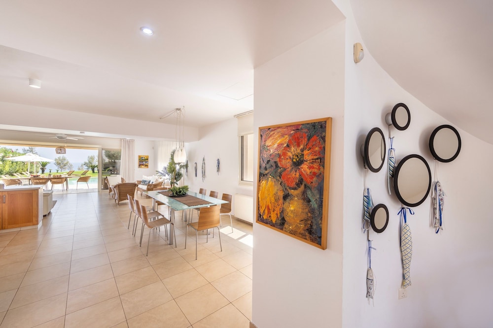 Protaras Beachfront Villa Pietra