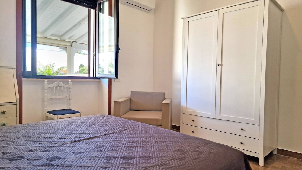 Villa Fede - 3 Bedrooms 2 Bathrooms air Conditioning by the sea