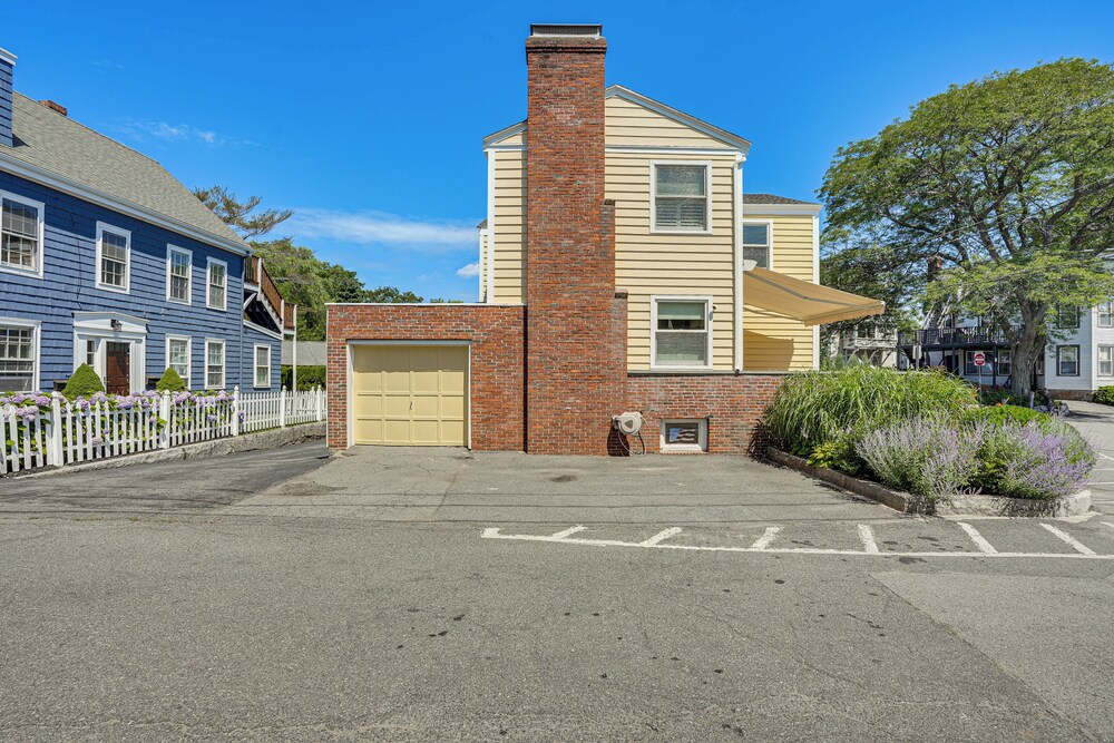 Waterfront Views: Historic Marblehead Home