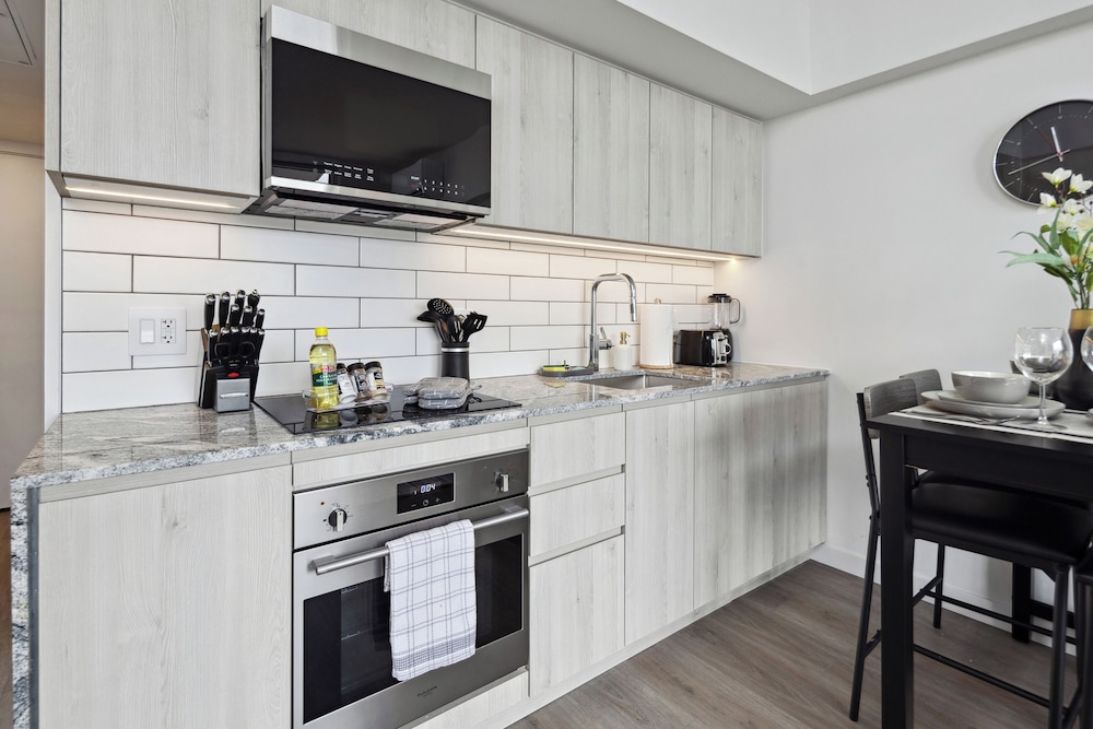 Silverstone Downtown Long-Term stay