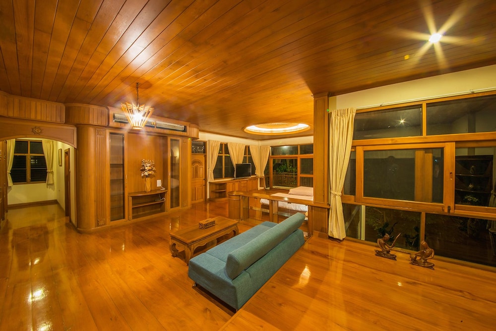 LPC Holiday Villa