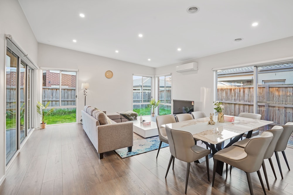 Kozyguru | Greenvale | 5 Bedroom Holiday Home