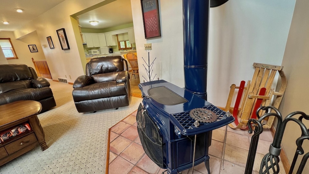 Van Buren Place 5 Bedroom Home view 5