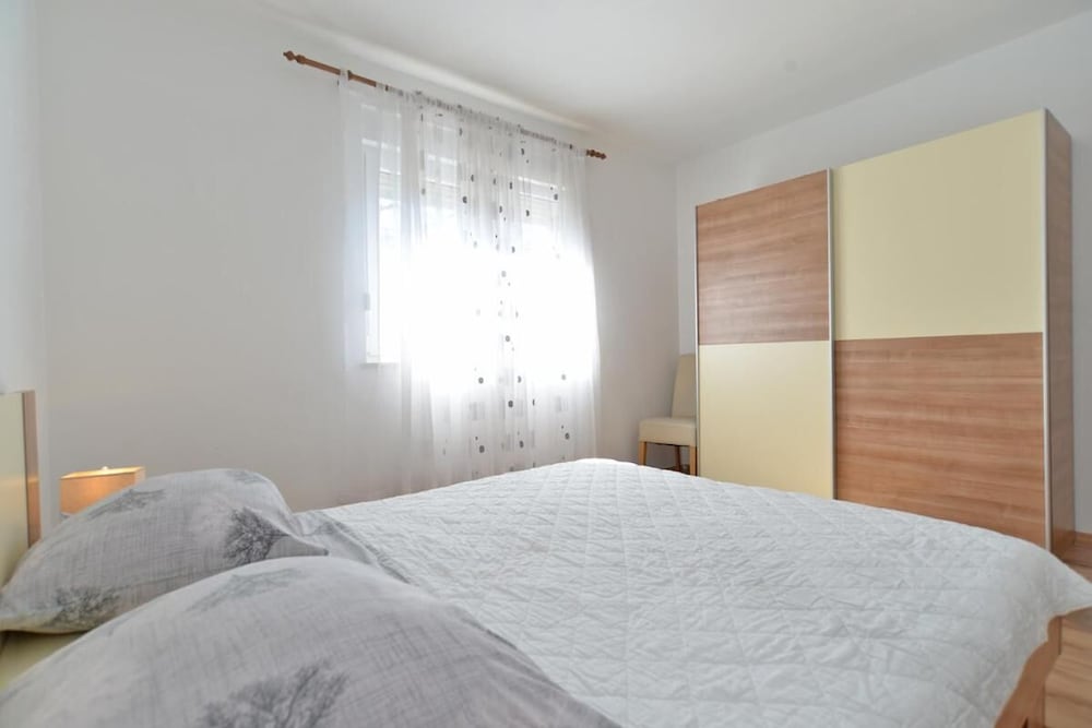 Lovely Flat Just Steps From the Beach