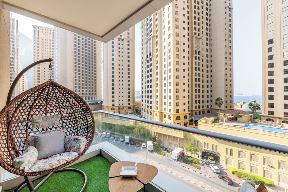 Excellent Panoramic 1BR at Attessa