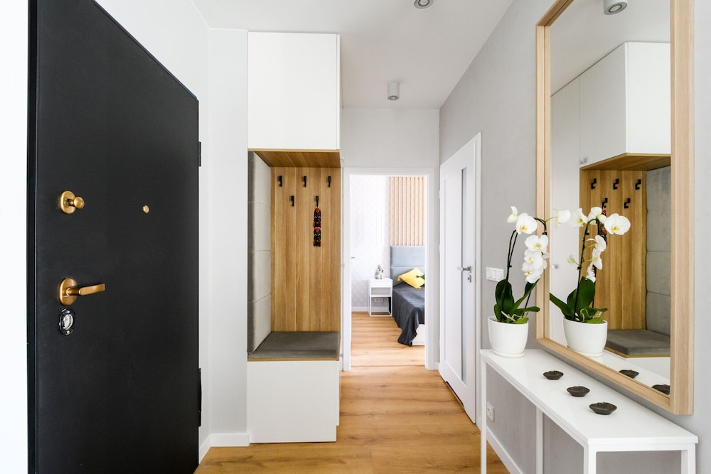 Luxury Apartment in the Warsaw Center + Netflix view 3
