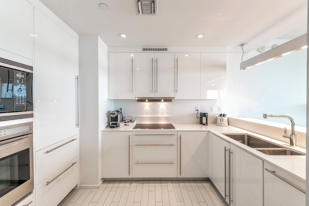 Luxury Vacation Rentals in South Beach by LRMB