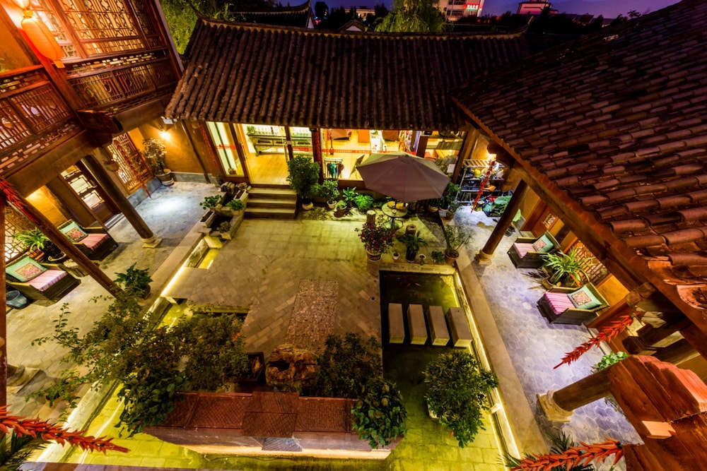 Lijiang Bairui Vacation Hotel
