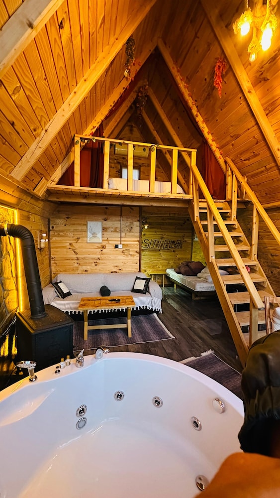 Stiela Suit Bungalov