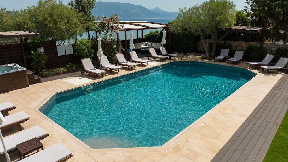 ENALIO Suites