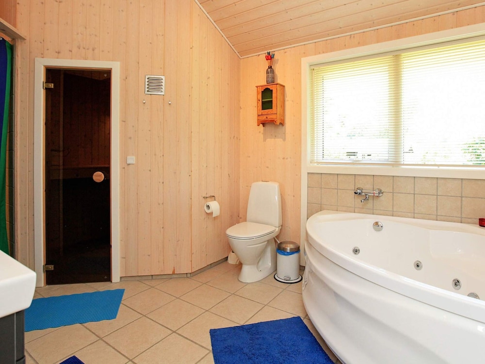 7 Person Holiday Home in Vejby-by Traum view 3