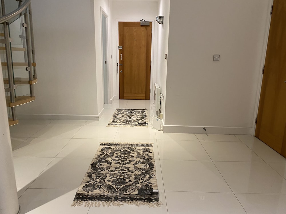 Cosy 3 bed Penthouse in Royal Docks London