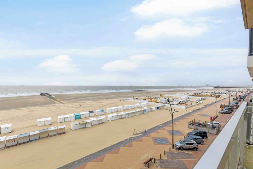 Apartment in Blankenberge With Sea Views