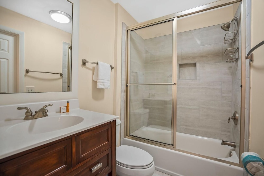 Beautifully Maintained 3-bed, 3-bath Home Offers Comfort & Privacy