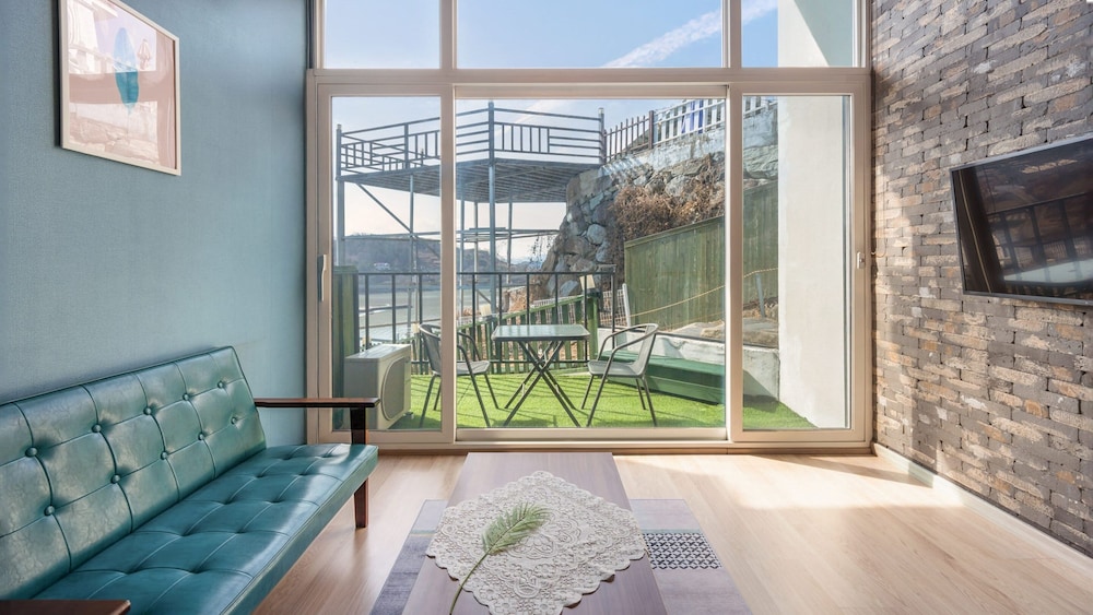 Yeosu Island Pet Pension