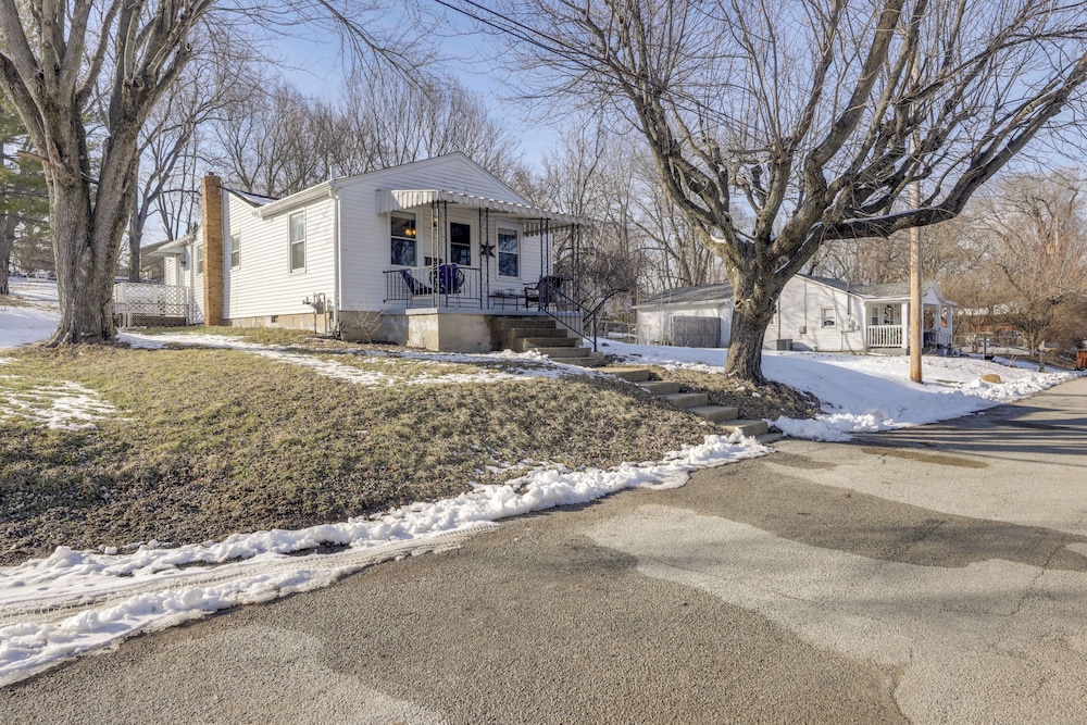 3 Mi to Englewood Dam: Pet-friendly Home w/ Yard!