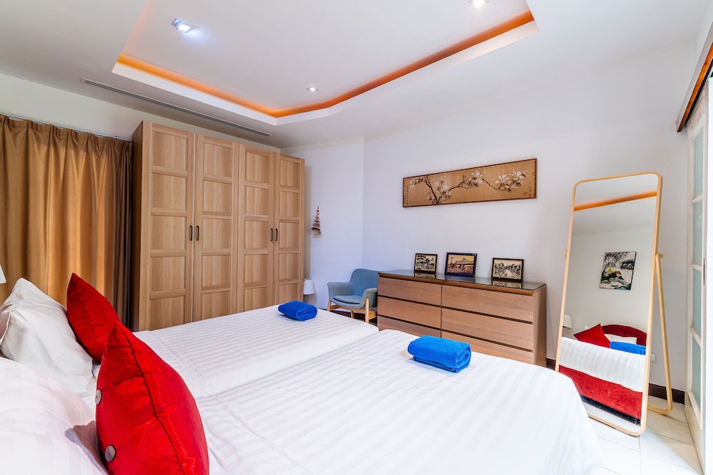 Exotic Pool Villa Solandra in Bangtao