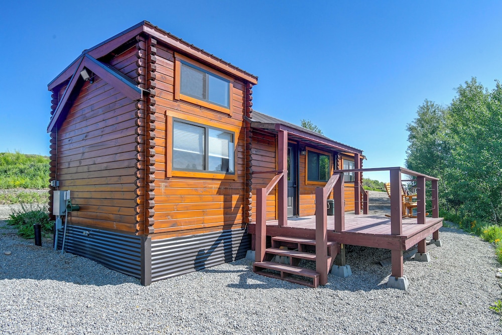 Teton Mtn Views: Peaceful Riverfront Cabin!