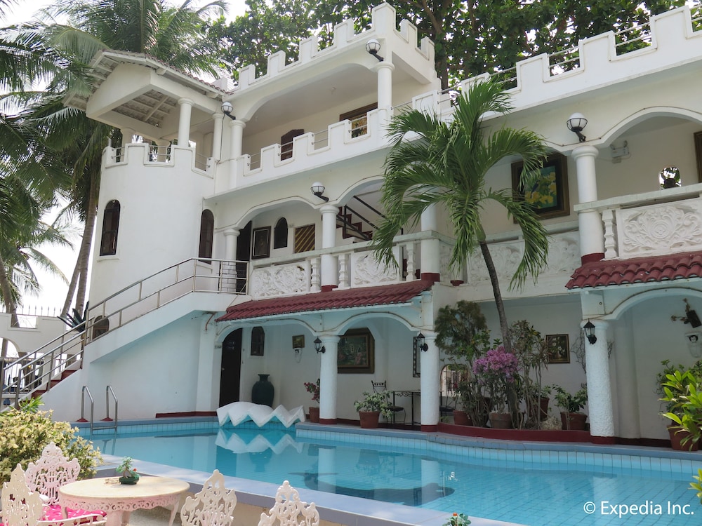 White Castle Resort & Hotel