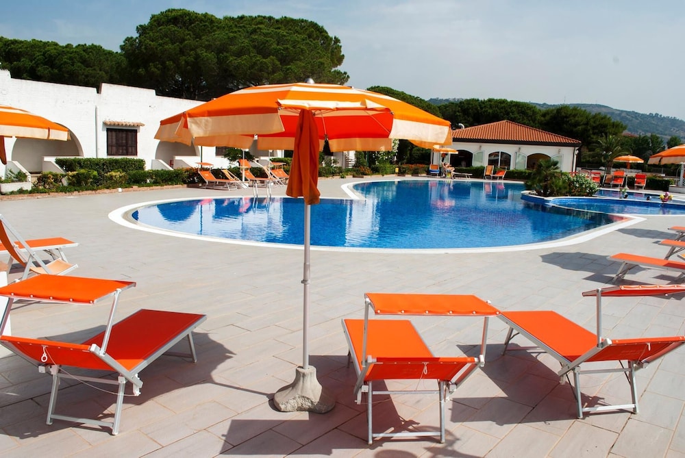 Estella Club & Beauty view 3
