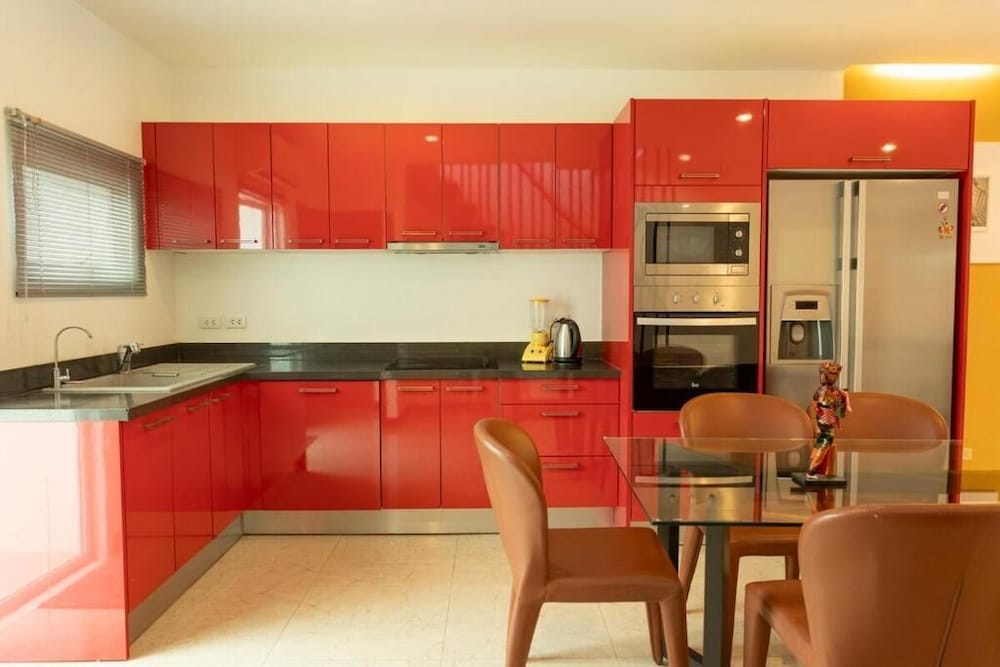 3BR Gym & Sauna 12 Mins to Patong V69