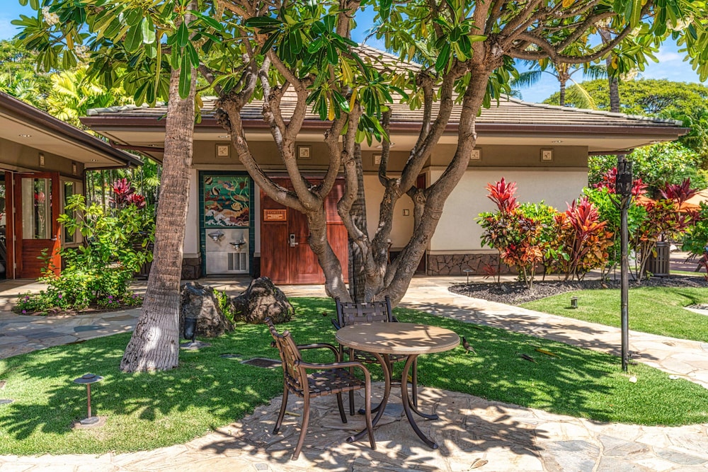 Luxurious Ho'olei 12-2, Lush View, Close to Pool, Sleeps 8 in Beds, Central AC!