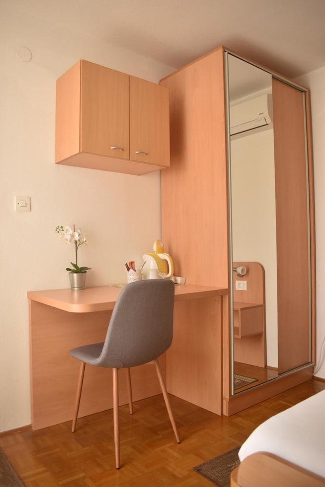 Photo 16
