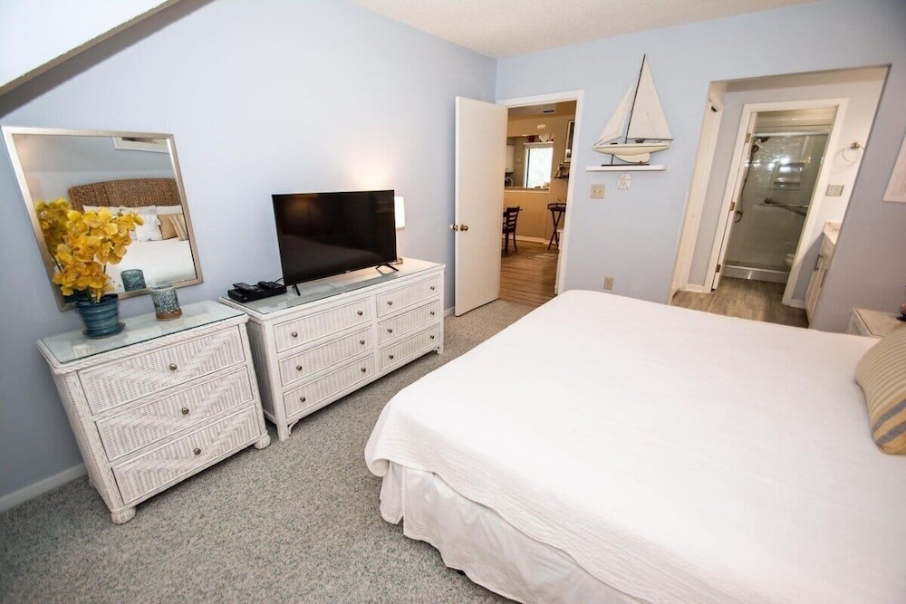 West Hyde Park 2e 2 Bedroom Condo