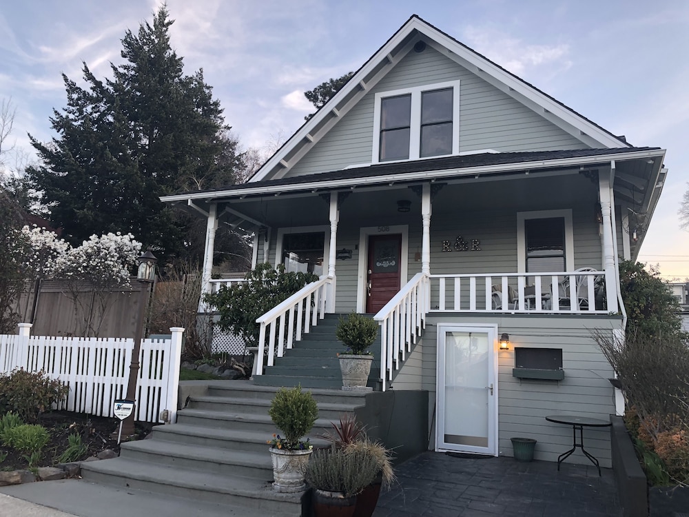 Hotel R&R Guesthouse - Image 1