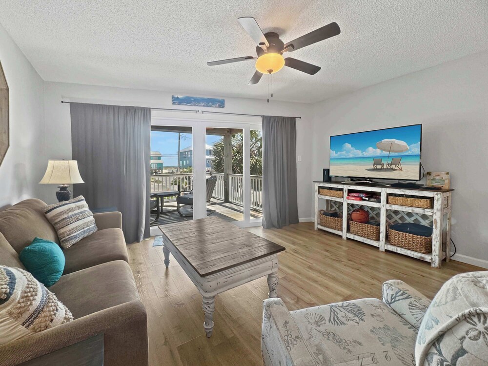 Duplex Beach Home for 6 With Balcony & Resort-style Amenities