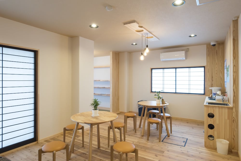 Kanazawa Higashiyama Cabin Hakobune